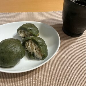 台湾の九份名物の草餅『草仔粿』